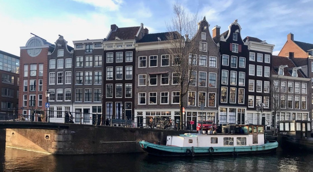 b827ba62-d7e7-4352-a26b-26acdfbc20c6