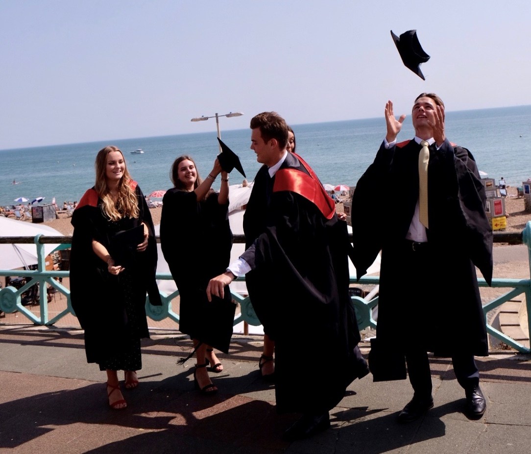 4E3262F2-F871-4CE1-B1E5-8B9E6792525A-2469-000000EECC9D408E