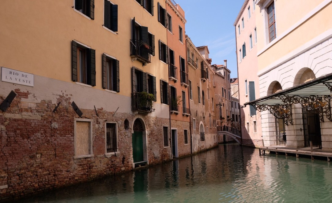 01F278B0-F9AF-45A5-9DE1-8C95FAE53C06-2469-000000EC8372CD87